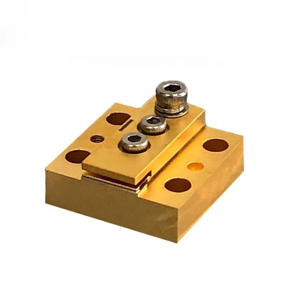 Four-port pigtail box internal coupling