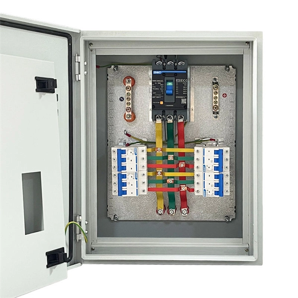 Coupler connects pigtails and patch cords