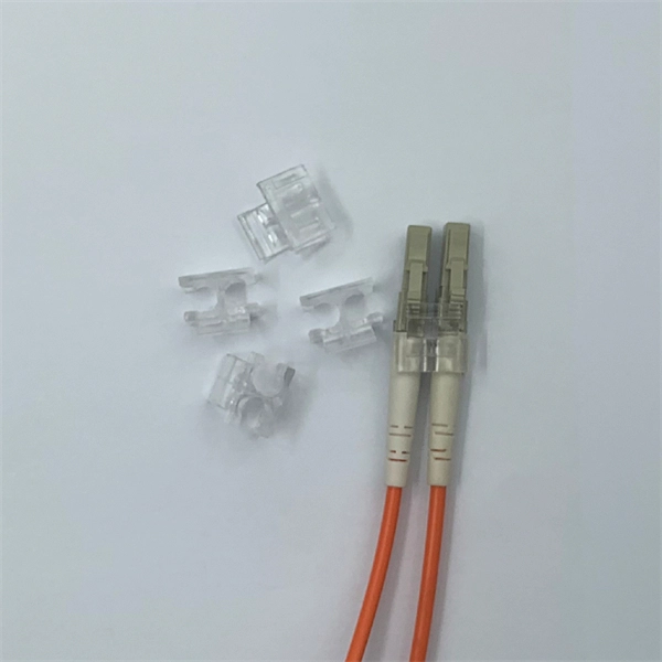Mobile distribution box with industrial socket