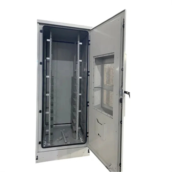 Where are the fiber optic splice box configurations located 