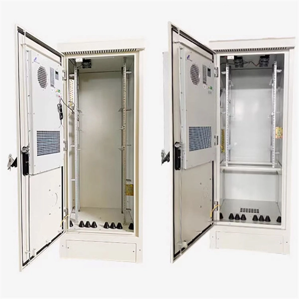 Equipment for drilling holes in copper busbars of distribution boxes