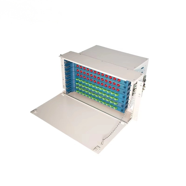 Fiber optic transceiver single-mode interface